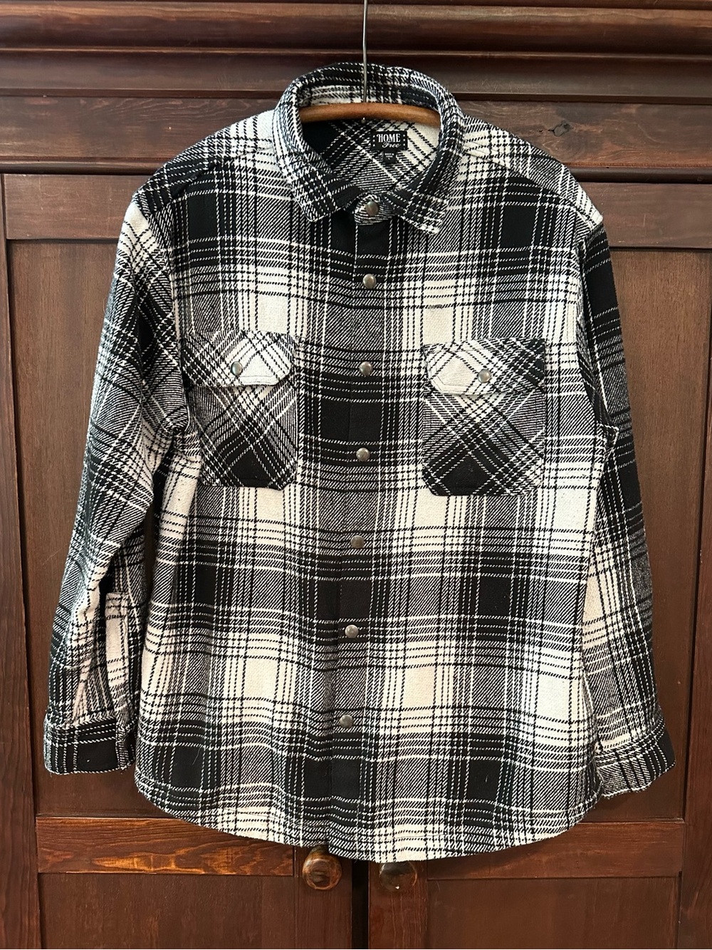Women’s Home Free shacket • heavyweight material • button down shirt